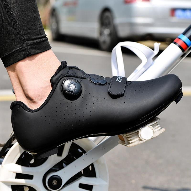 รองเท้าผ้าใบสำหรับนักปั่นจักรย - Clipless Mtb Shoes บทวิจารณ์และราคา