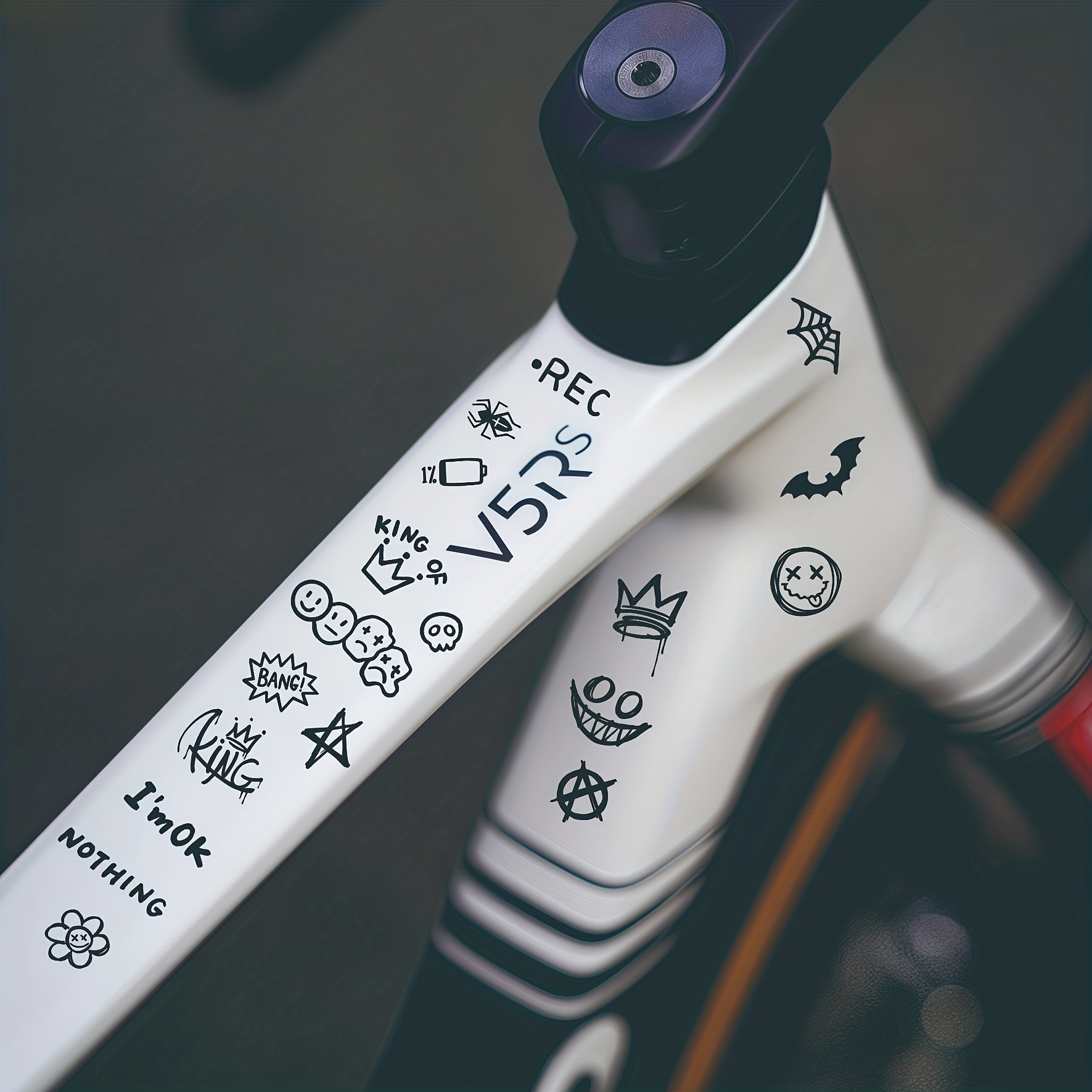 ชุดสติ๊กเกอร์ตกแต่งลายกราฟฟิตี - Cycling Gear Travel Bag บทวิจารณ์และราคา